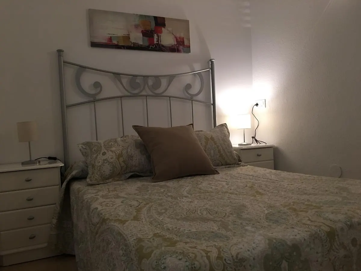Benal Beach Apartment ベナルマデナ 0*,  スペイン